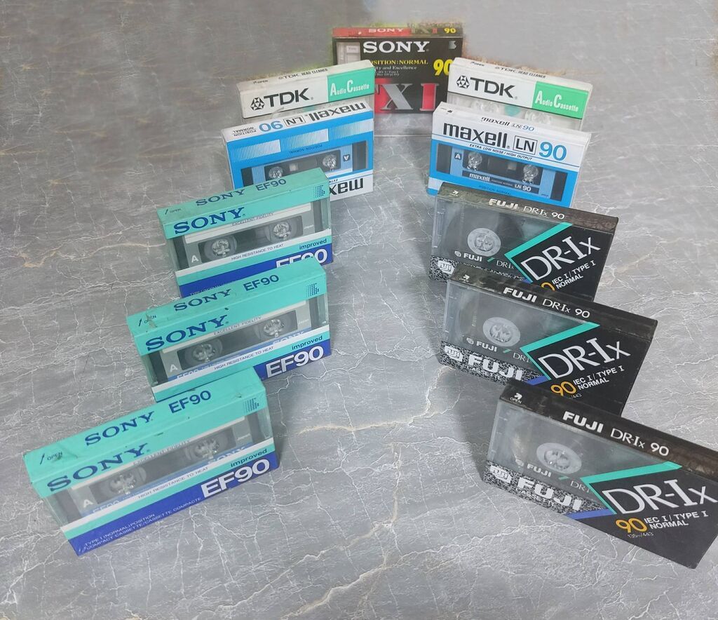 Продам новые аудио кассеты. Не распечатанные. Цена за одну штуку: фото 1