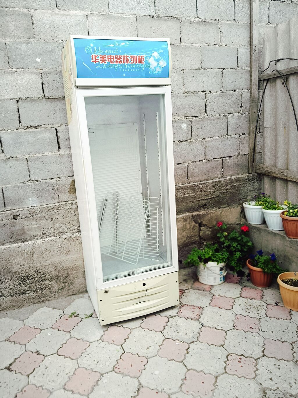 Холодильная витрина вертикальная с прозрачной дверью: фото 2
