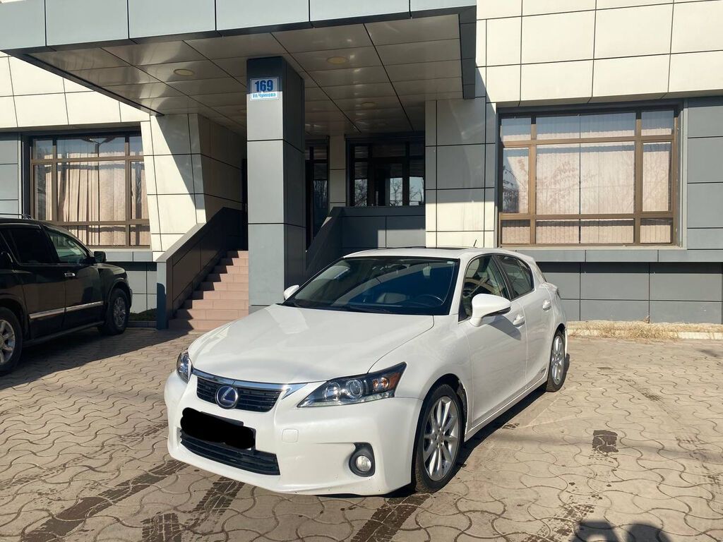 Lexus CT: 2012 г., Автомат, Гибрид, Хэтчбэк: фото 2
