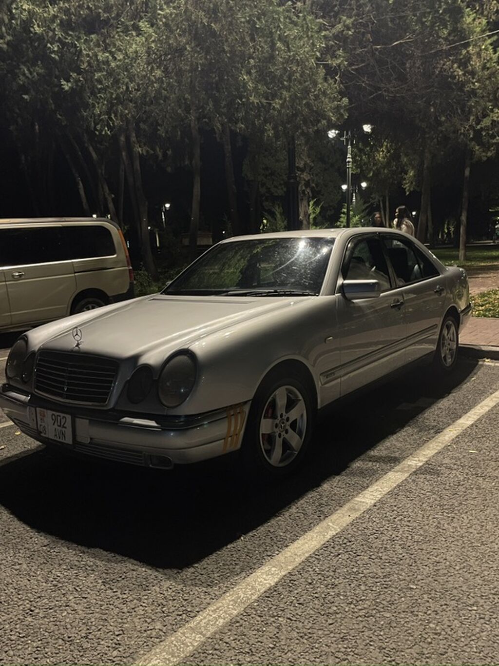 Mercedes-Benz E-Class: 1997 г., 3.2 л, Автомат, Бензин, Седан: фото 2