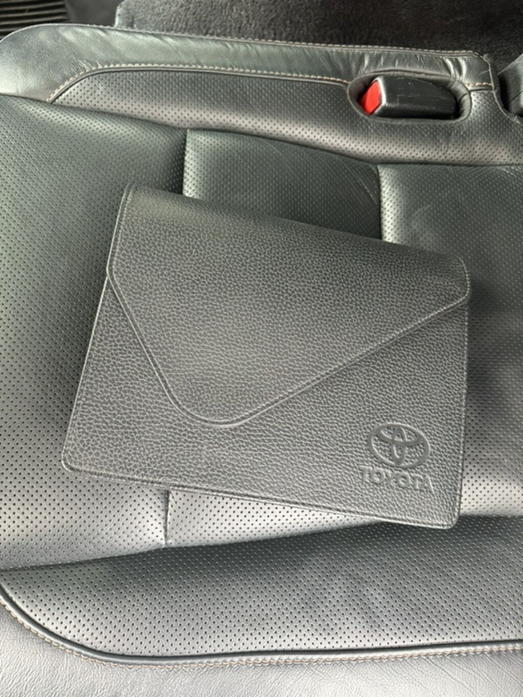 Фирменная папка-органайзер Toyota для документов автомобиля. -: фото 1