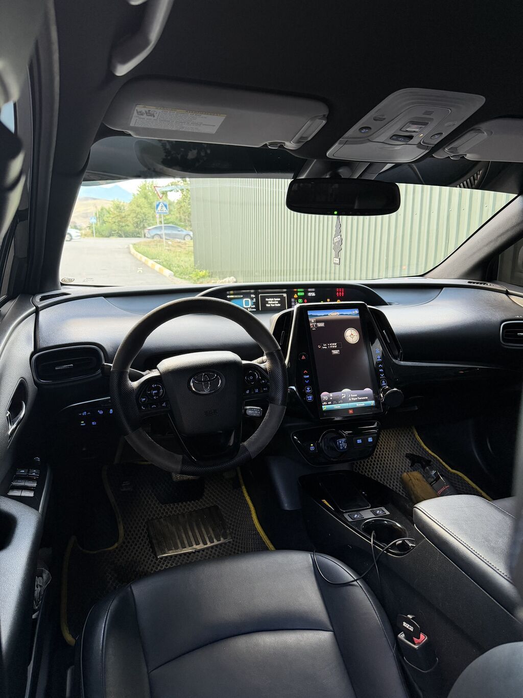 Toyota Prius: 2019 г., 1.8 л, Робот, Гибрид: фото 8