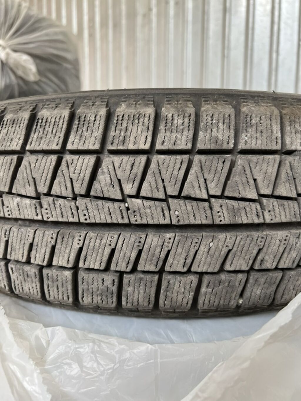 Японские шины Bridgestone Blizzak REVO GZ, размер 175/60 R16 82Q: фото 3