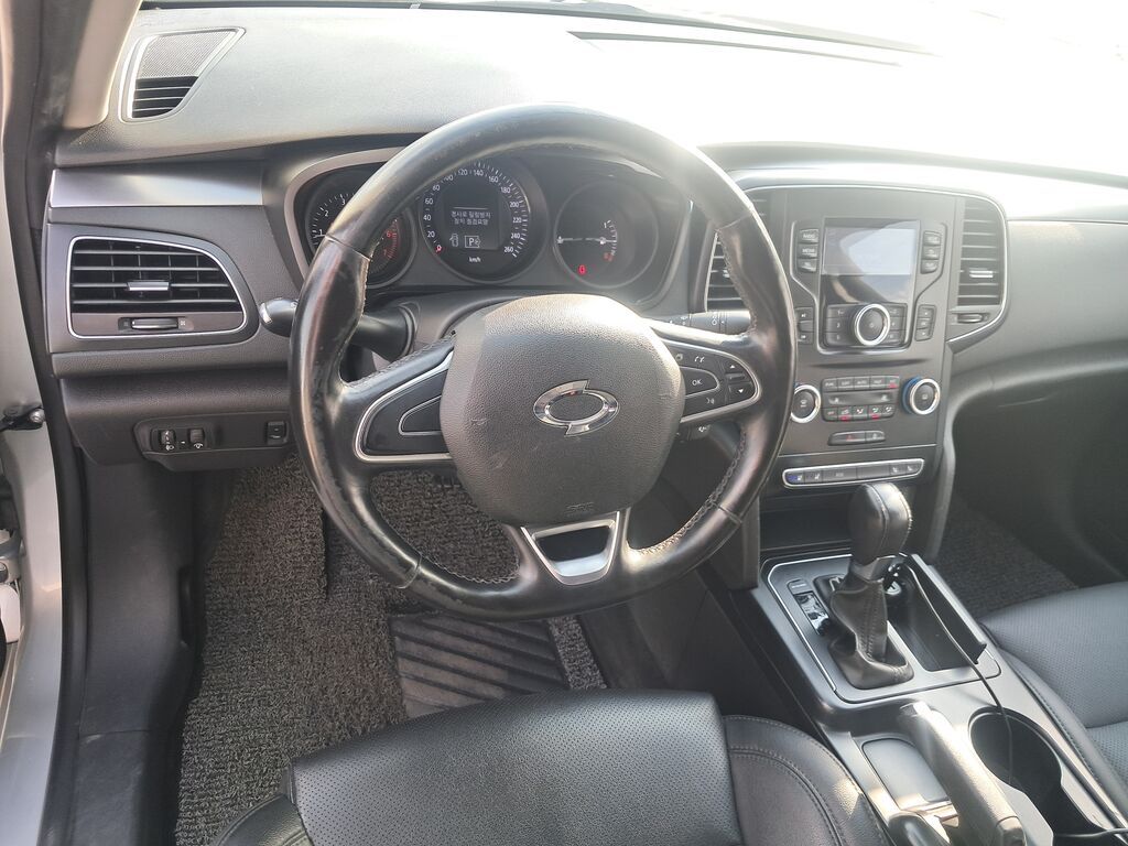 Renault SM6: 2019 г., 2 л, Автомат, Газ, Седан: фото 8