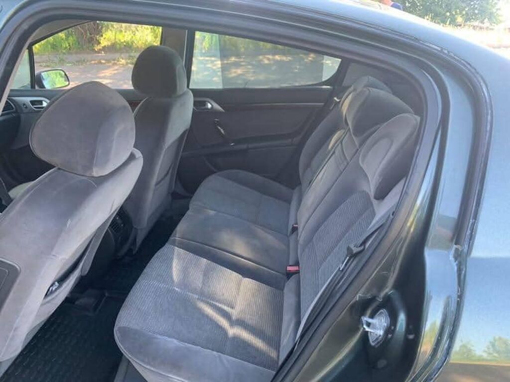 Peugeot 407