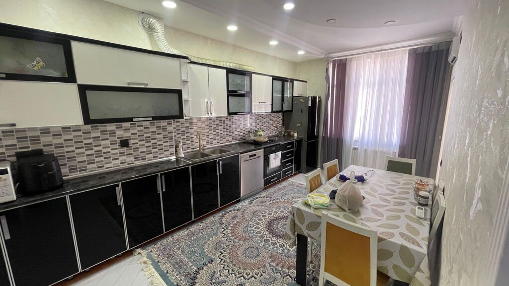4 otaqlı, Yeni tikili, 135 kv. m