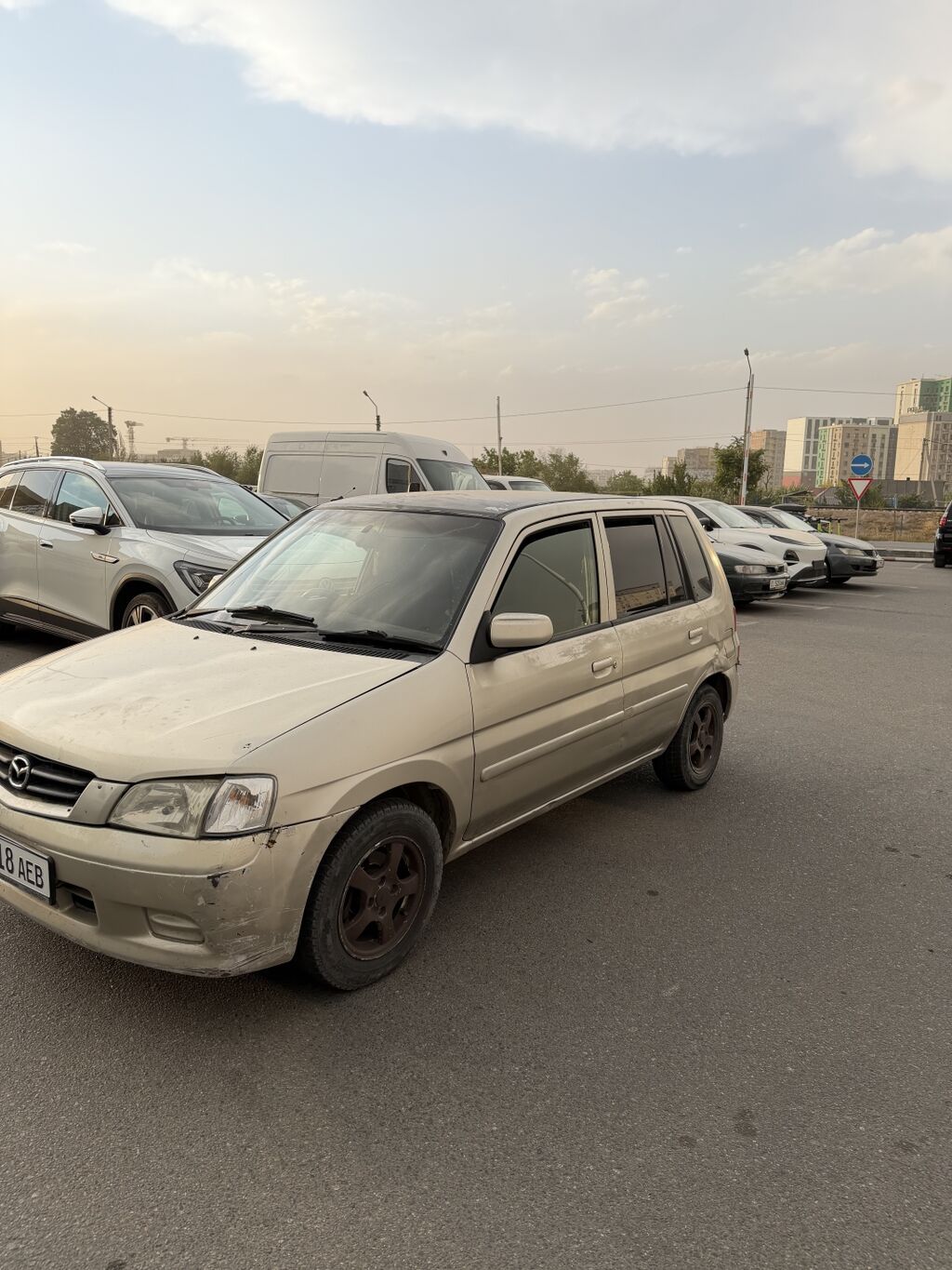 Mazda Demio: 2002 г., 1.3 л, Автомат, Бензин, Хэтчбэк: фото 2