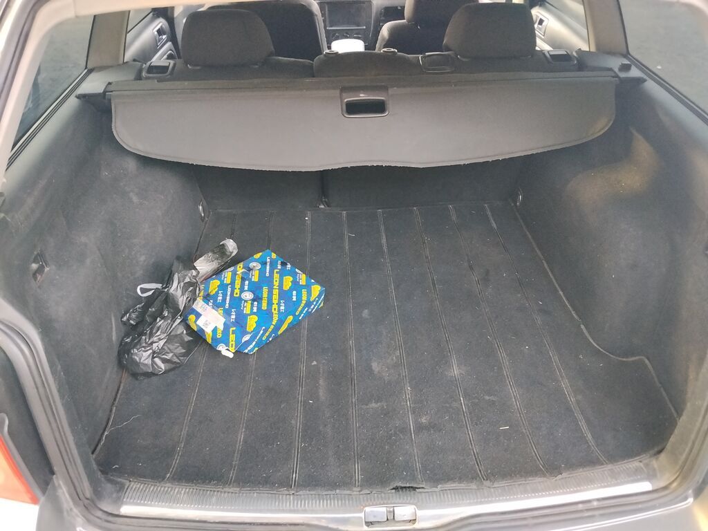 Volkswagen Passat: 2001 г., 1.6 л, Бензин, Универсал: фото 4