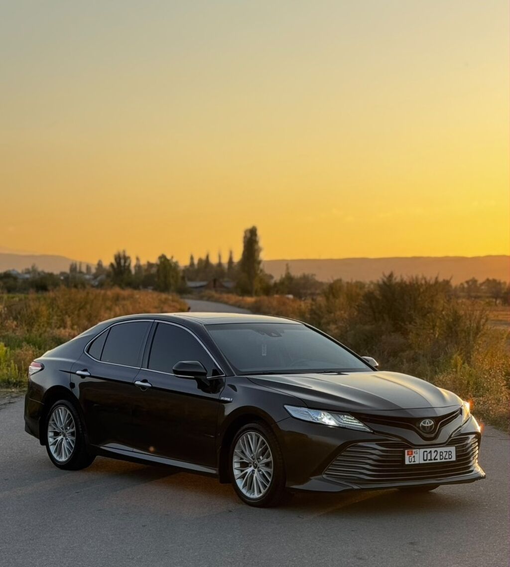 Toyota Camry: 2019 г., 2.5 л, Вариатор, Гибрид, Седан: фото 3