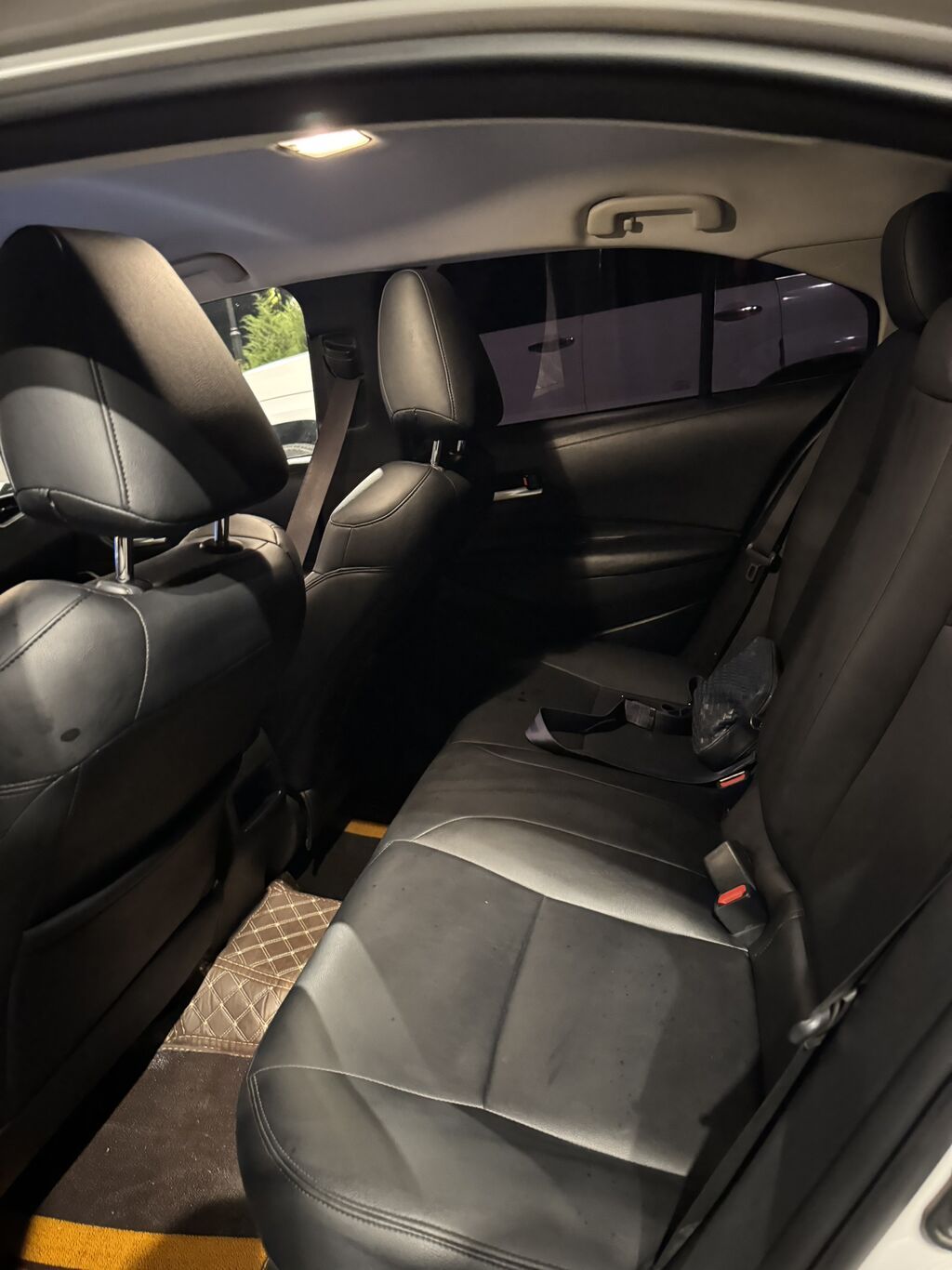 Toyota Corolla: 2021 г., 1.8 л, Автомат, Гибрид, Седан: фото 5