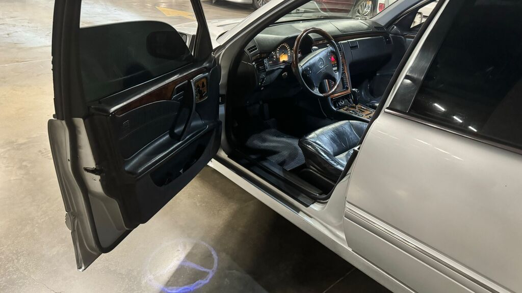 Mercedes-Benz E-Class: 2000 г., 2.7 л, Автомат, Седан: фото 2