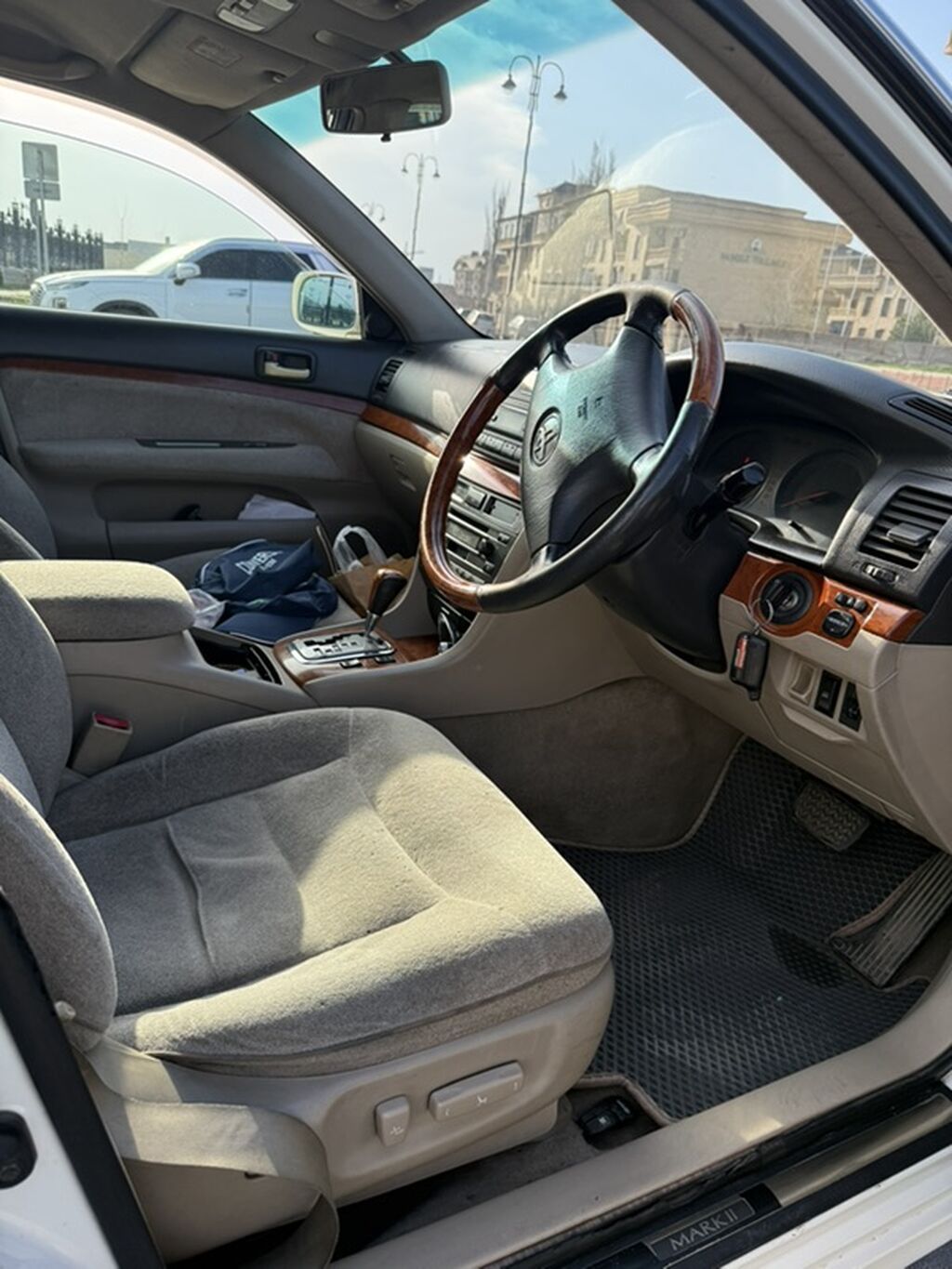 Toyota Mark II: 2001 г., 2.5 л, Автомат, Седан: фото 3