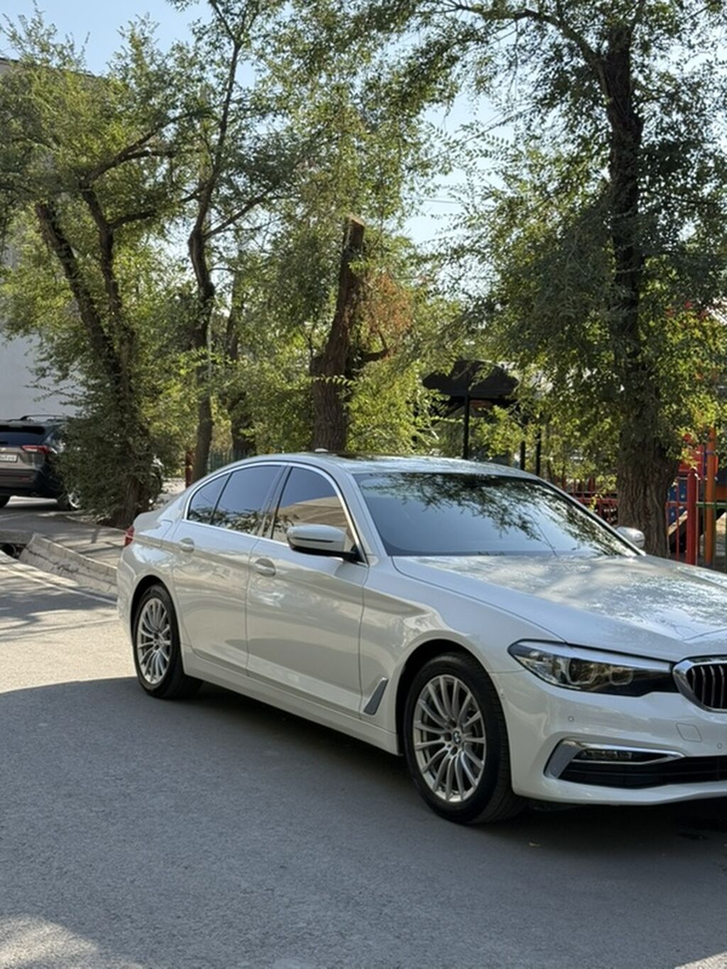 BMW 520: 2019 г., 2 л, Автомат, Бензин, Седан: фото 1