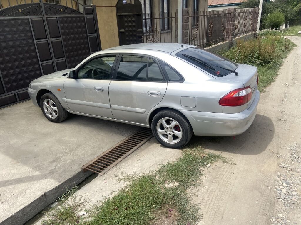 Mazda 626: 2000 г., 2 л, Механика, Бензин, Седан: фото 2