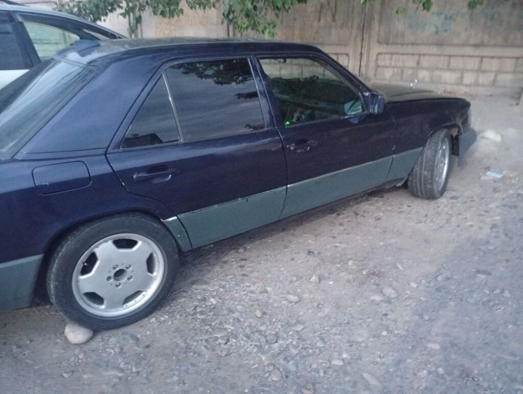 Mercedes-Benz W124: 1992 г., 2.3 л, Механика, Бензин, Седан: фото 3