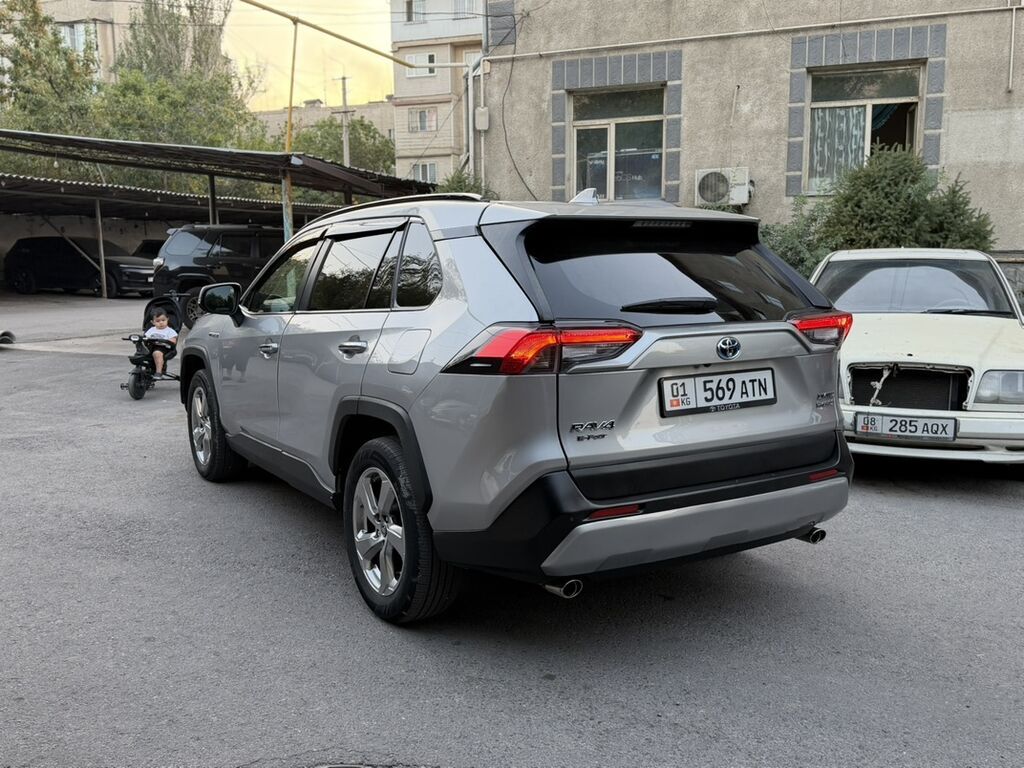 Toyota RAV4: 2020 г., 2.5 л, Автомат, Гибрид, Кроссовер: фото 4