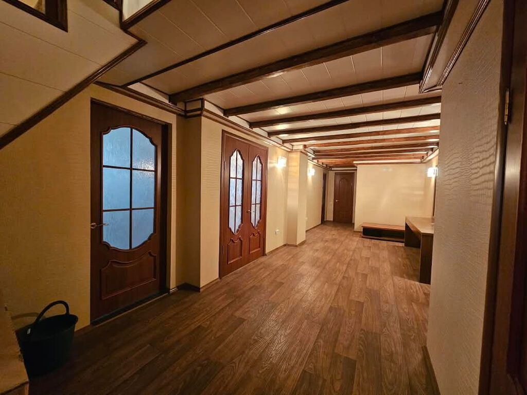3 комнаты, 157 м², Площадь Победы Индивидуалка, 2 этаж, Старый ремонт: фото 3