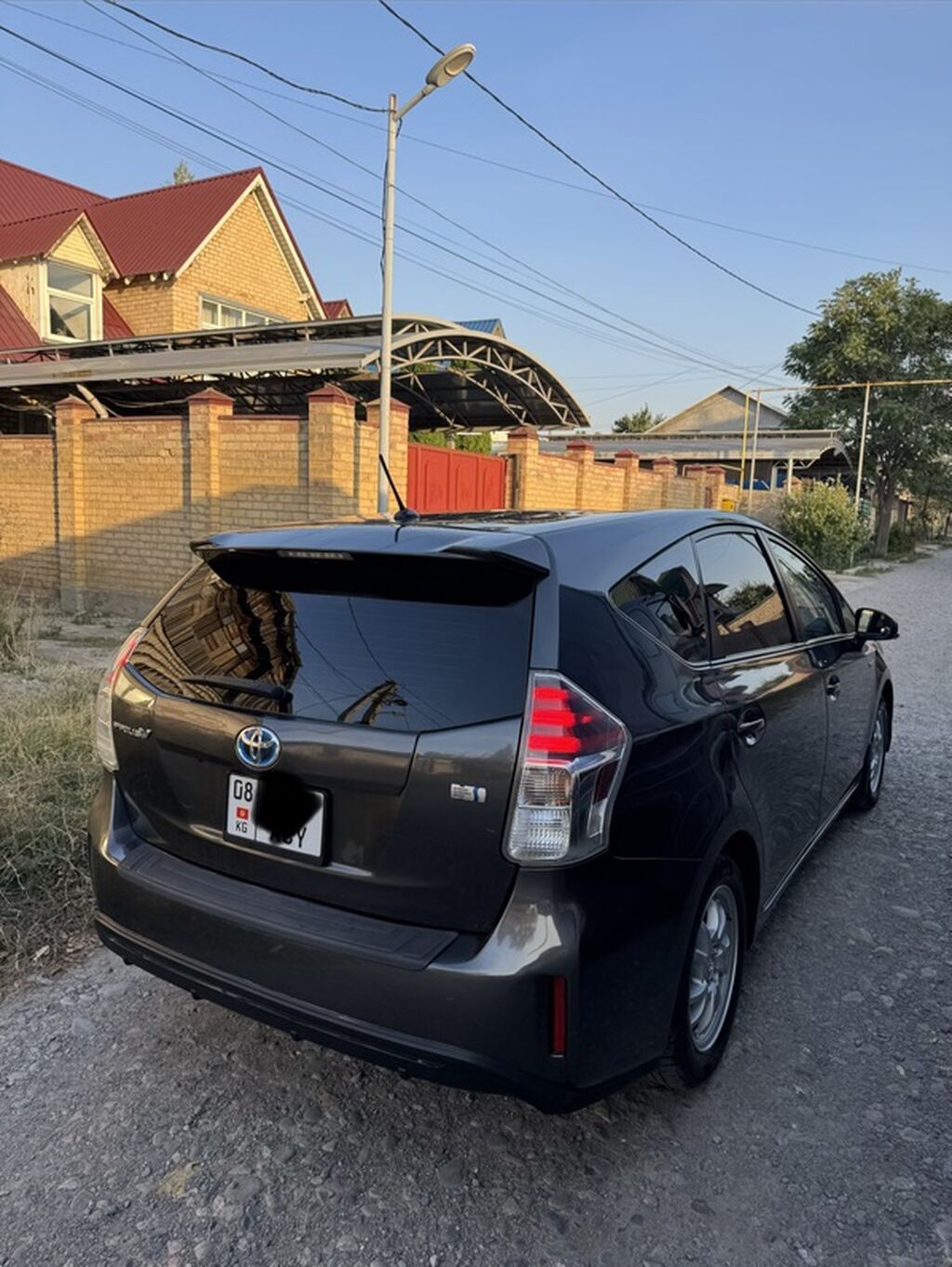 Toyota Prius V: 2016 г., 1.8 л, Вариатор, Гибрид, Минивэн: фото 2