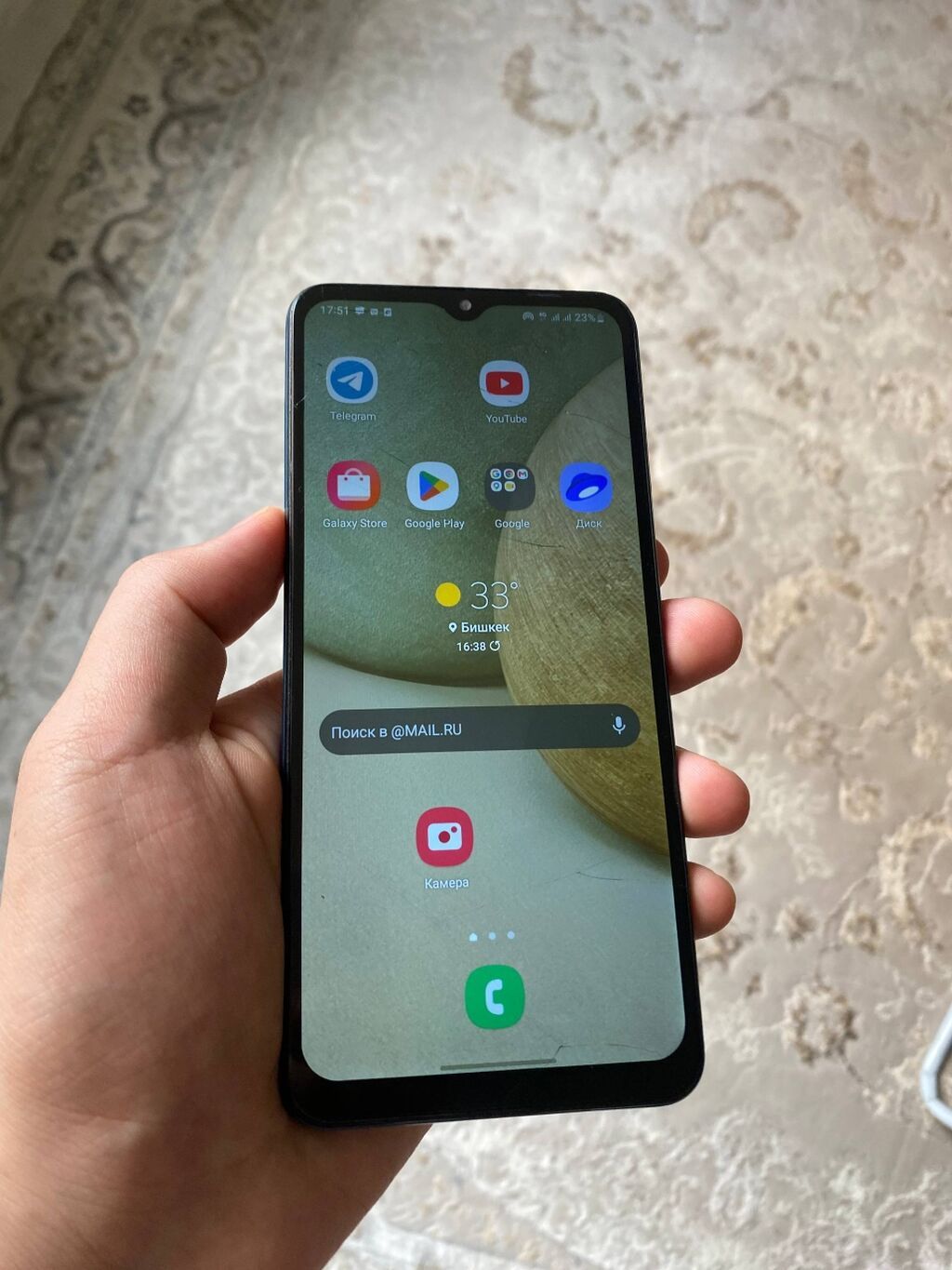 Samsung Galaxy A12, с коробкой. есть трещины, на работу не влияет: фото 3