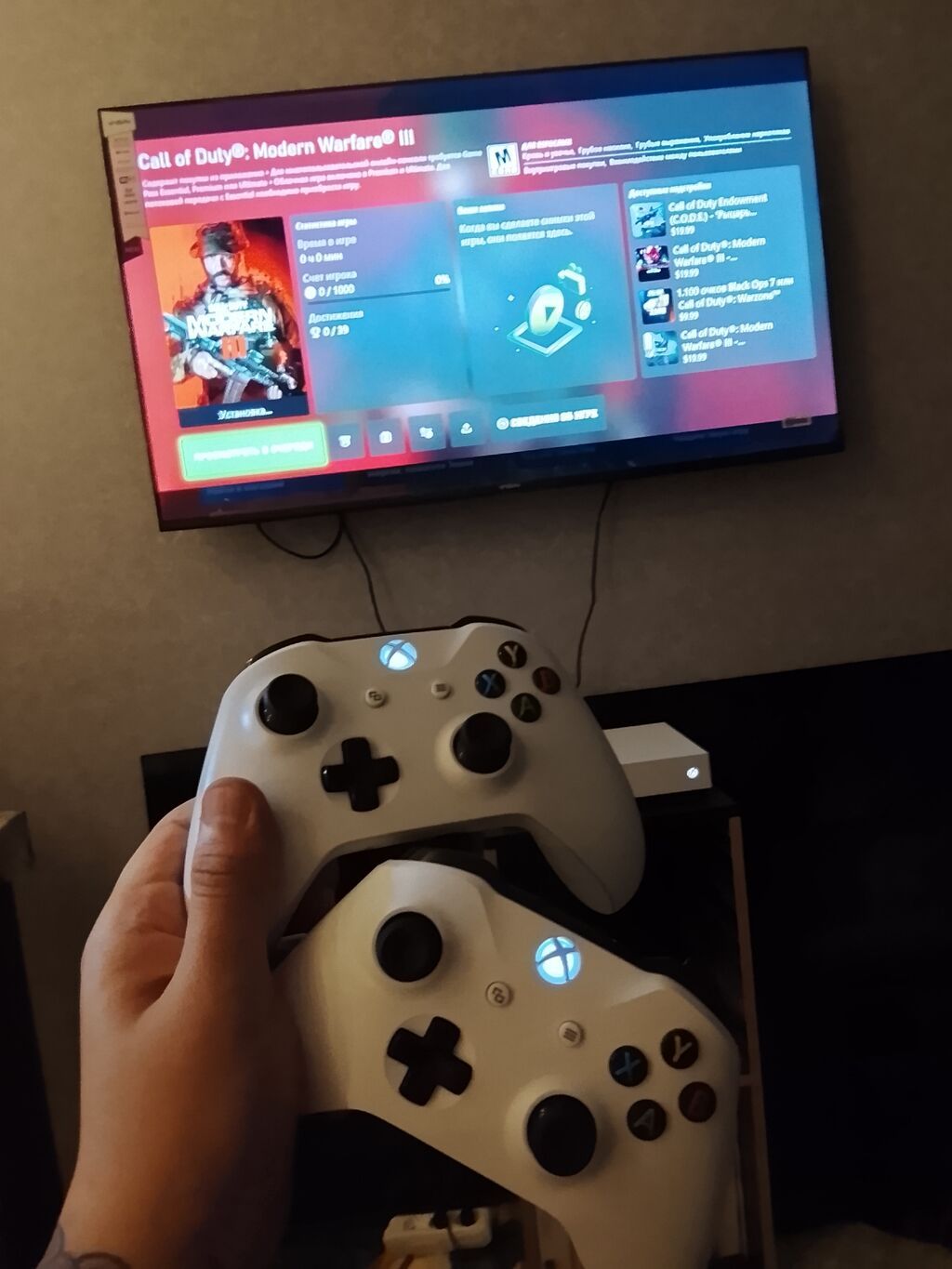 Игровая консоль Microsoft Xbox One S (белая) с двумя беспроводными: фото 3