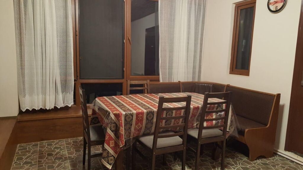 122 kv. m, 3 otaqlı, Kombi, Qaz, İşıq