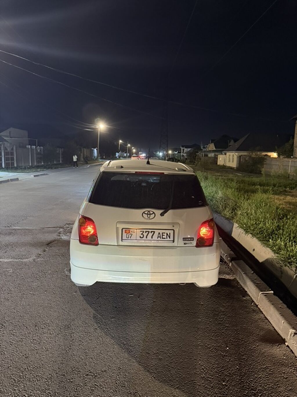 Toyota Ist: 2003 г., 1.5 л, Автомат, Бензин, Хэтчбэк: фото 3