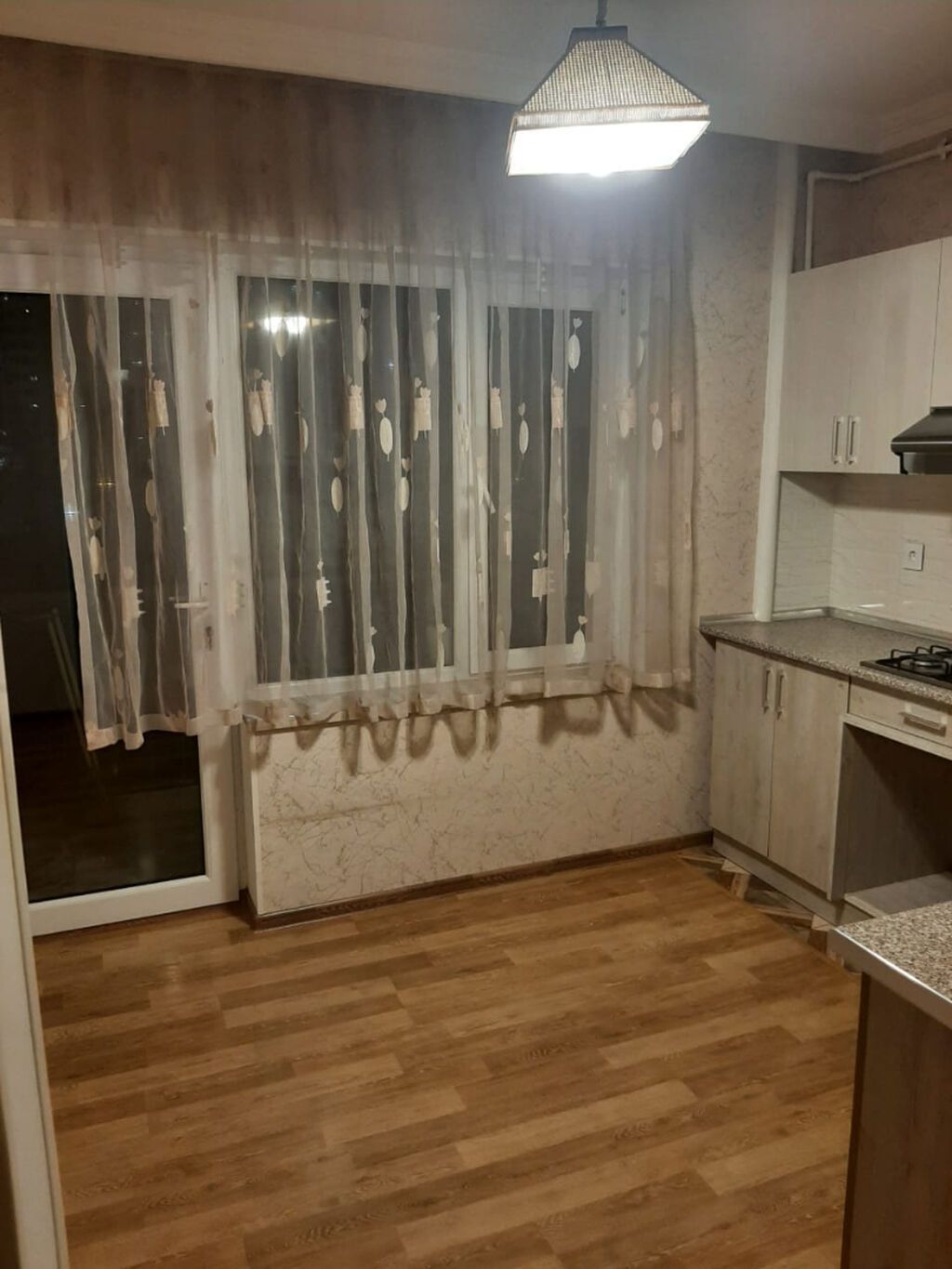 Bakı, 4 otaqlı, Köhnə tikili, m. Xətai, 100 kv. m