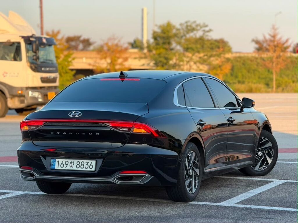 Hyundai Grandeur: 2022 г., 2.4 л, Гибрид, Седан: фото 3