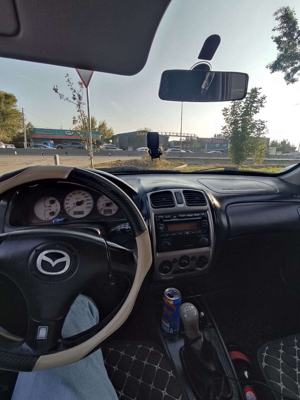 Mazda 323: 2002 г., 1.6 л, Механика, Бензин, Универсал: фото 8
