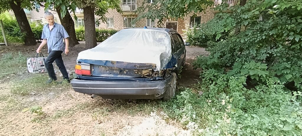 Volkswagen Passat: 1989 г., 1.8 л — фото 1