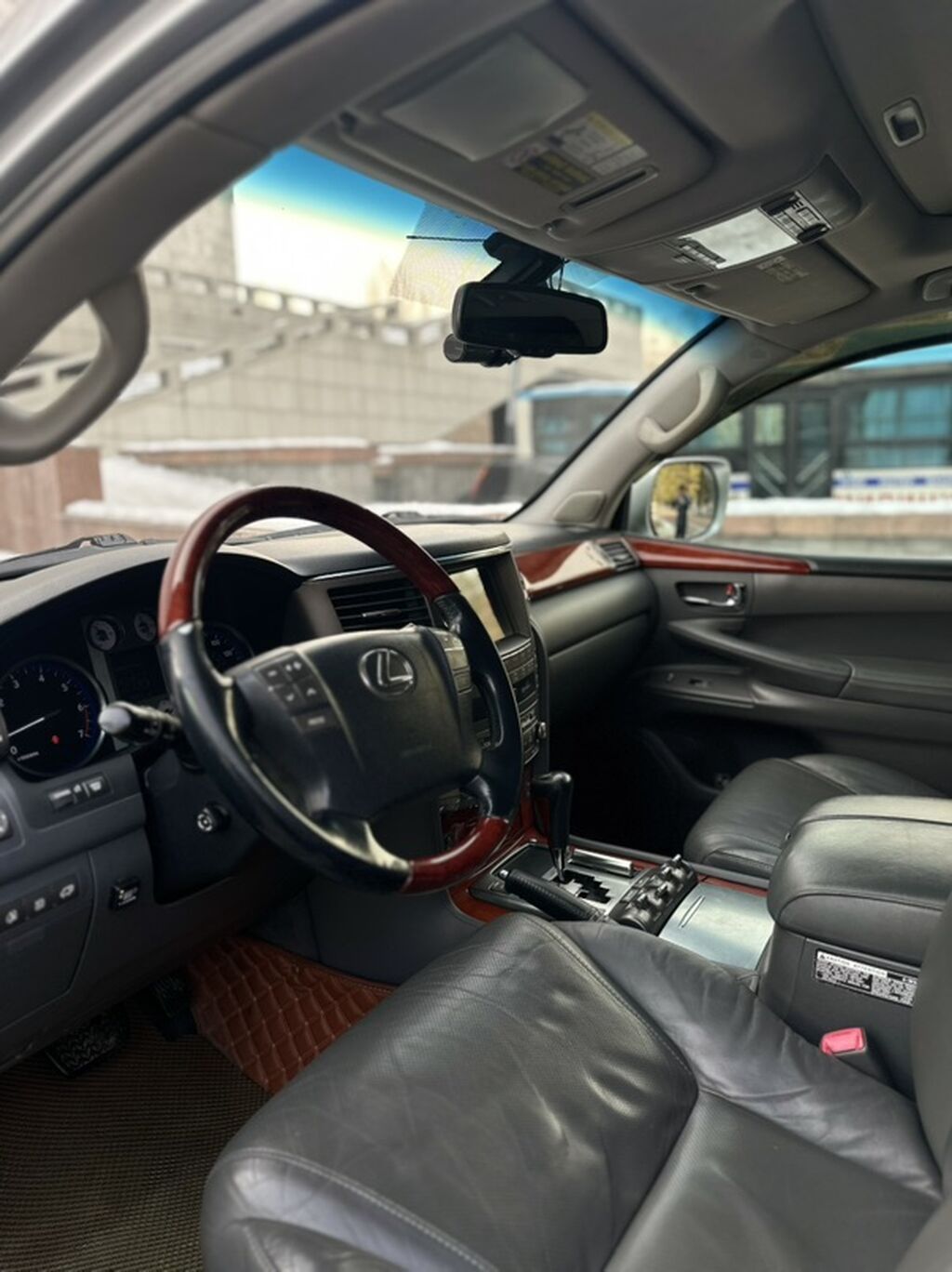 Lexus LX: 2008 г., 5.7 л, Автомат, Газ, Внедорожник: фото 3