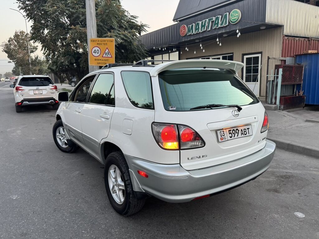 Lexus RX: 2002 г., 3 л, Автомат, Бензин, Кроссовер: фото 3