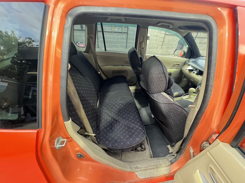 Mazda Demio: 2003 г., 1.3 л, Автомат, Бензин, Хэтчбэк — фото 7