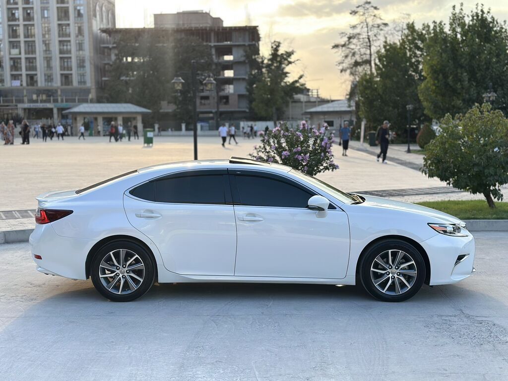 Lexus ES: 2016 г., 2.5 л, Автомат, Гибрид, Седан: фото 4