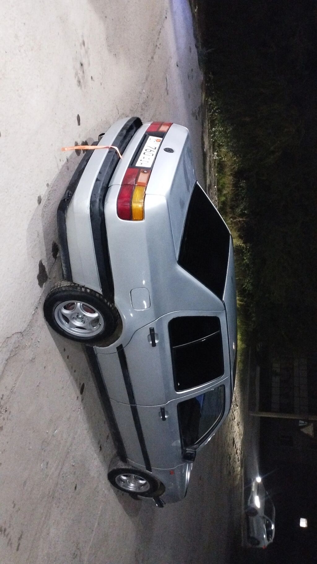 Volkswagen Vento: 1992 г., 1.8 л, Механика, Седан: фото 8