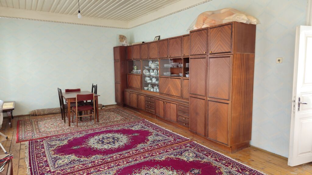 4 otaqlı, 218 kv. m, Kredit yoxdur, Orta təmir