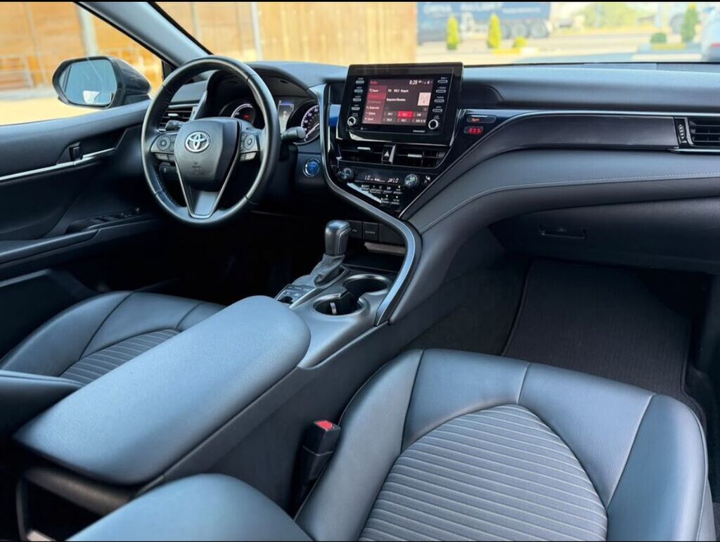 Toyota Camry: 2021 г., 2.5 л, Автомат, Гибрид: фото 7