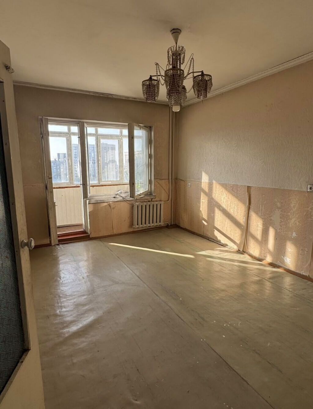3 комнаты, 63 м², Дордой Плаза ТРЦ 105 серия, 8 этаж, Требуется ремонт: фото 1