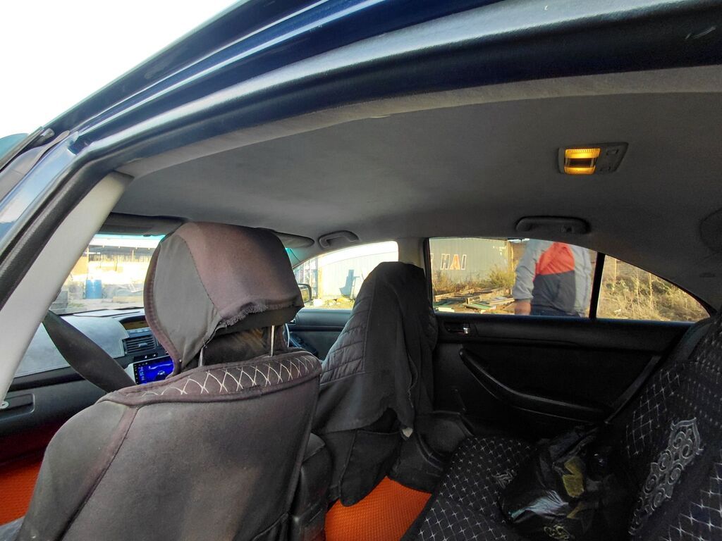 Toyota Avensis: 2004 г., 1.8 л, Автомат, Бензин, Седан: фото 6