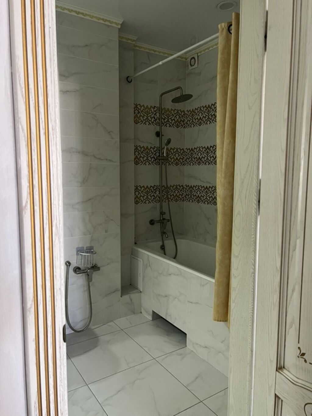 3 комнаты, 118 м², 7 мкр Индивидуалка, 9 этаж, Дизайнерский ремонт: фото 6