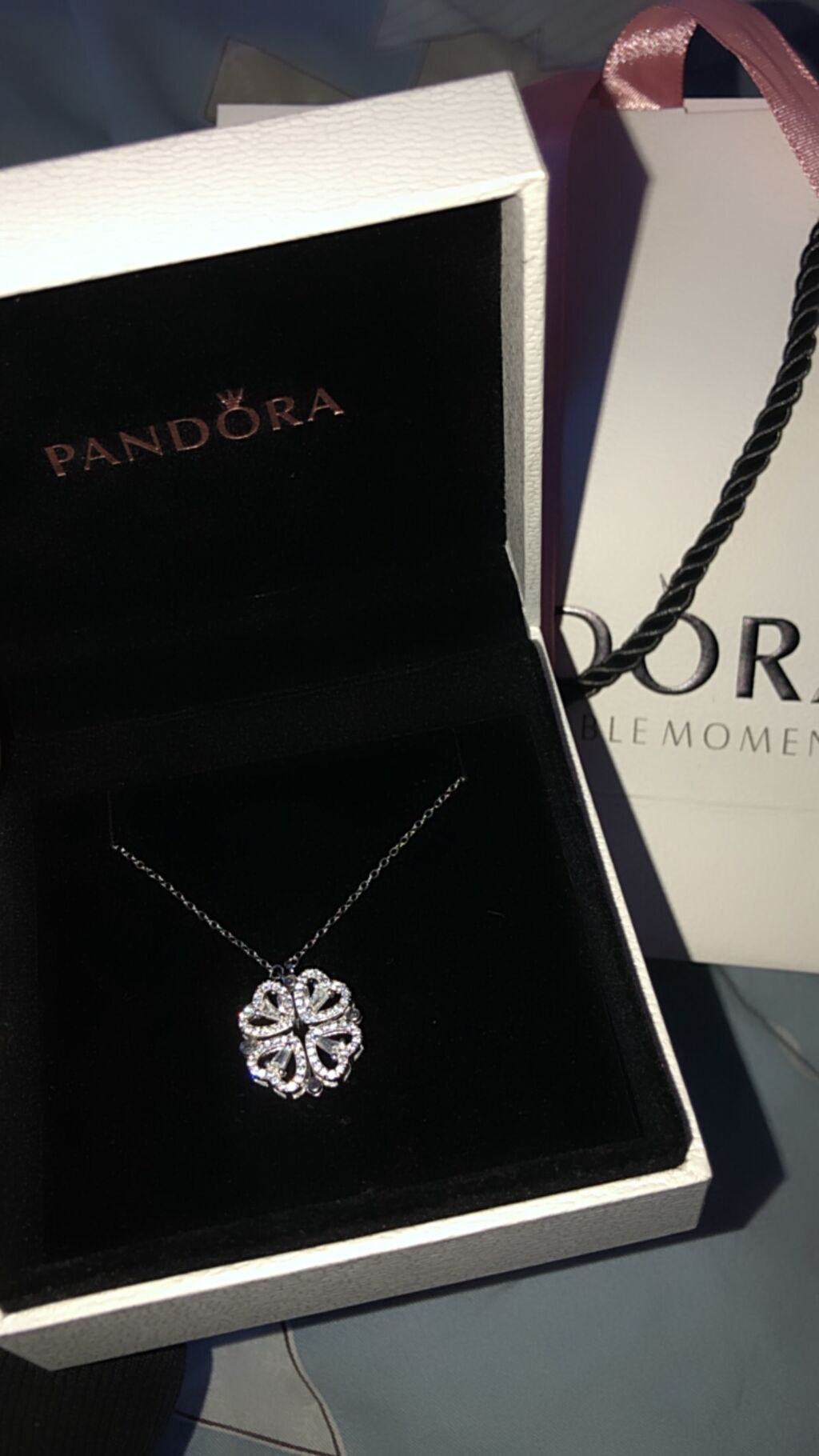 Срочно продаю пандора цепочку оригинал с: Договорная Кулоны, подвески ...