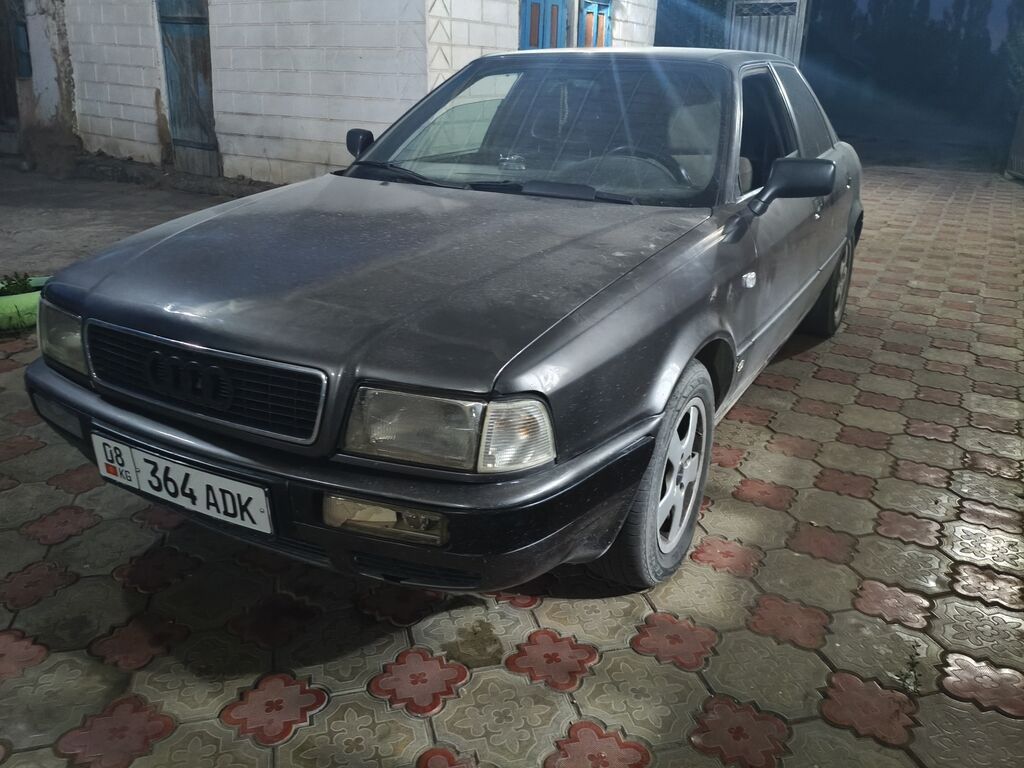 Audi 80: 1992 г., 2 л, Механика, Бензин, Седан: фото 2