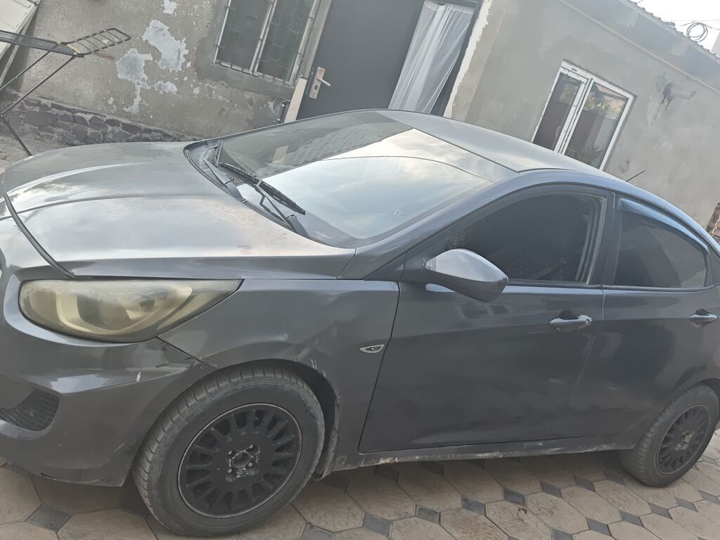 Hyundai Accent: 2011 г.: фото 3