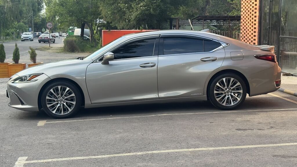 Lexus ES: 2021 г., Вариатор, Гибрид, Седан: фото 4