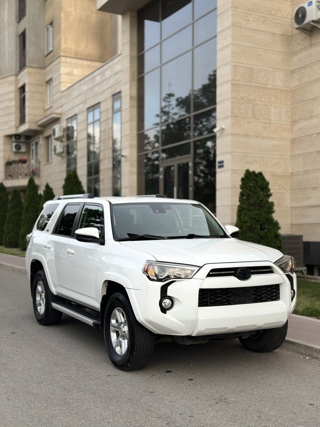 Toyota 4Runner: 2020 г., 4 л, Автомат, Бензин, Внедорожник: фото 3