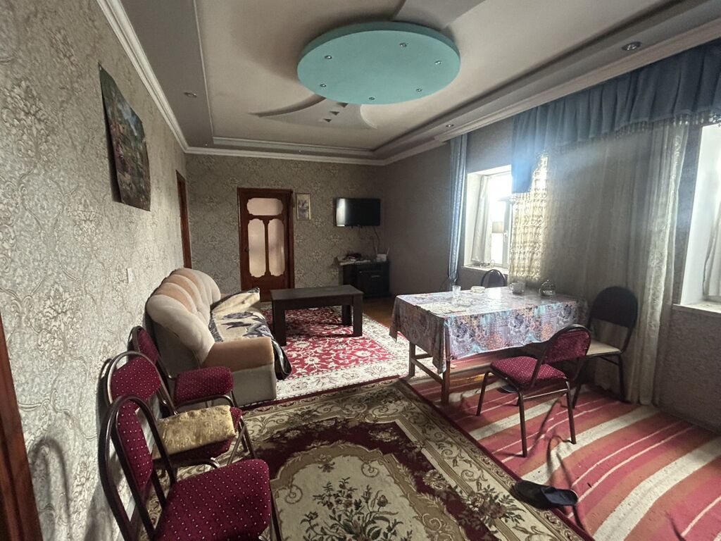 Satılır: kənd mühitində həyət evi və geniş torpaq sahəsi - Tikinti