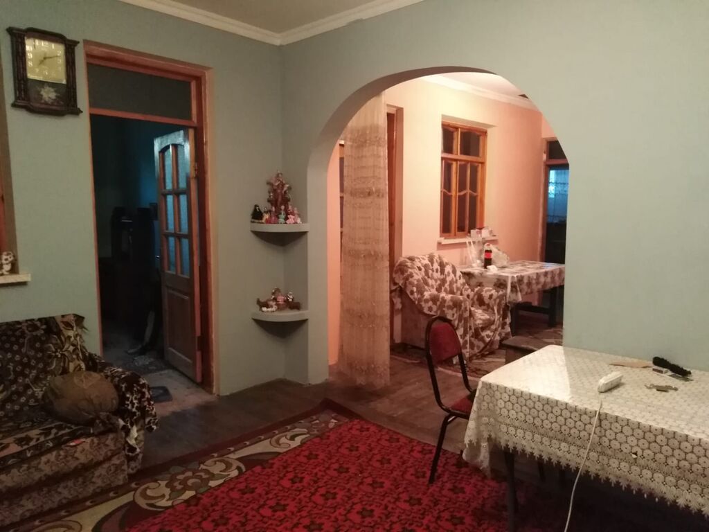 Bakıxanov qəs. 4 otaqlı, 136 kv. m, Kredit yoxdur, Orta təmir
