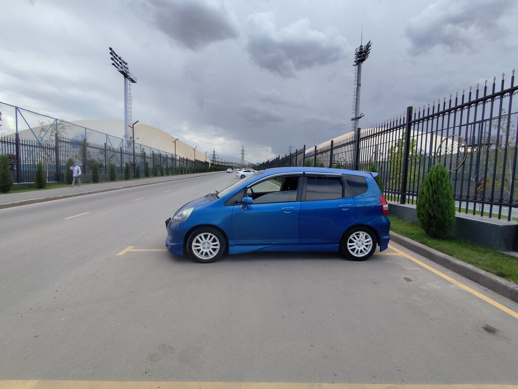 Honda Fit: 2003 г., 1.5 л, Вариатор, Бензин, Хэтчбэк: фото 5