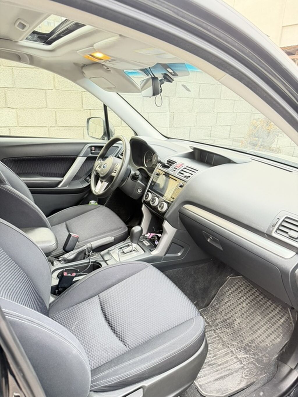 Subaru Forester: 2017 г., 2 л, Автомат, Бензин, Кроссовер: фото 4