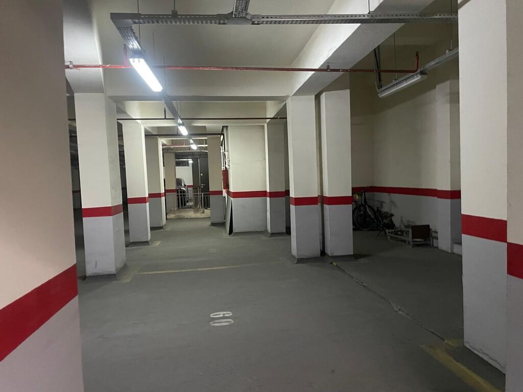 Ağ şəhər Mərkəzi Bulvar küç. ev4 qaraj60. 14kv.m geniş Qaraş